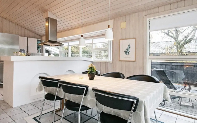8 Person Holiday Home in Blavand