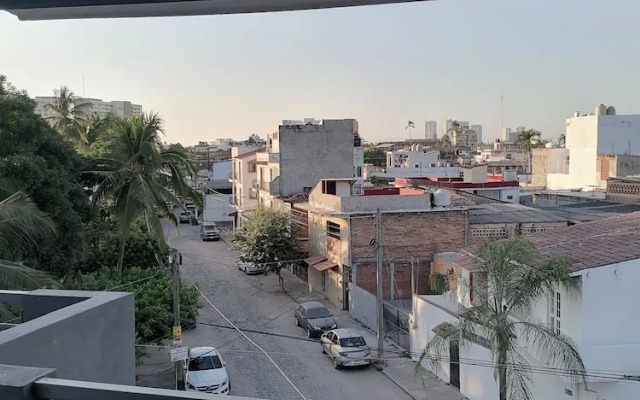 Cambero's Place - Centrally-located Loft-penthouse