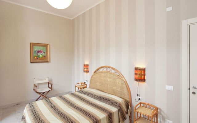 Elegant Holiday Home With Terrace, Parking, Fenced Garden