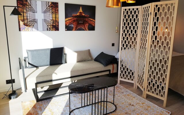 akemi b&b
