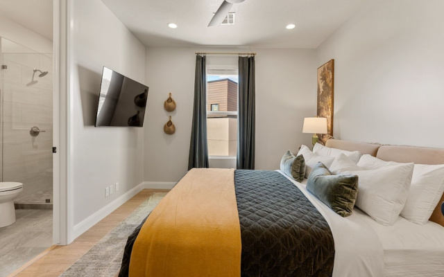 Isle Be Back 6 Bedroom Townhouse