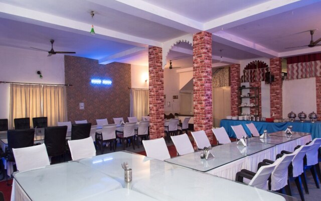 OYO 13357 Destiny Inn