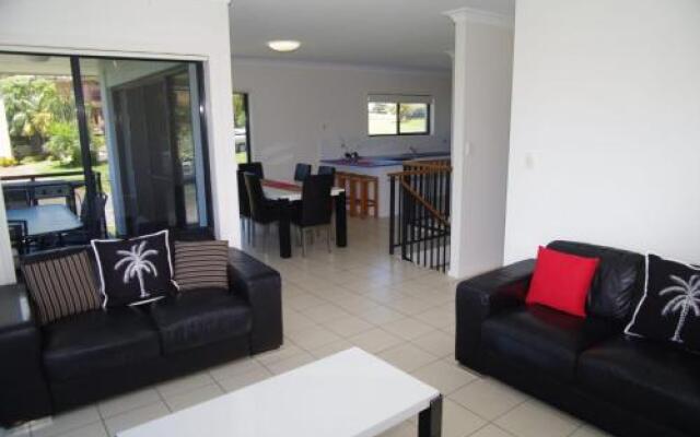 Breakaway, 11 Scott Street