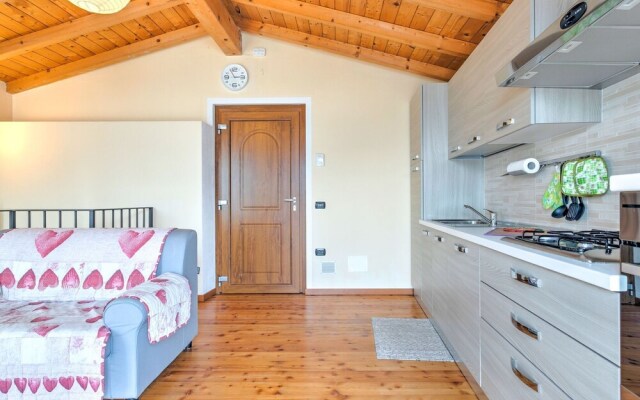 Modern Holiday Home with Swimming Pool in Gravedona