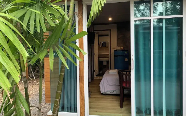 Rayonghouse Resort