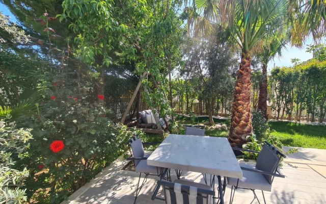 Villa With Jacuzzi Pool and Backyard in Kalkan