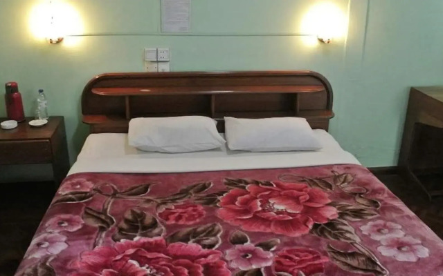 Nanda Wunn Hotel - Hostel
