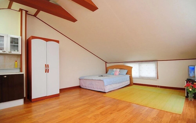 Songnisan Mountain White