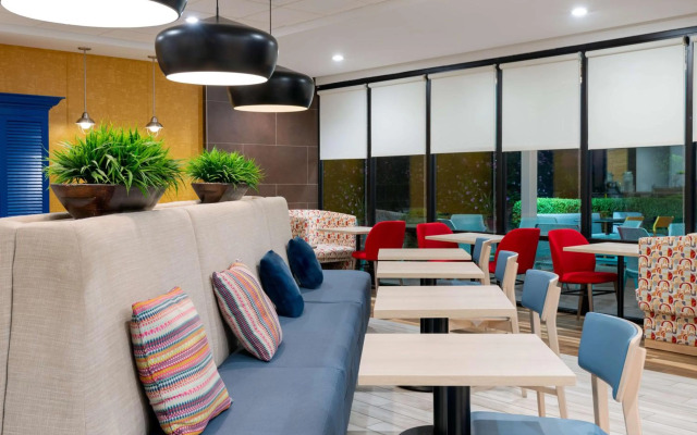 Home2 Suites by Hilton Buffalo Airport / Galleria Mall