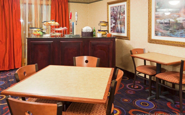 Holiday Inn Express & Suites Minneapolis – West End by IHG