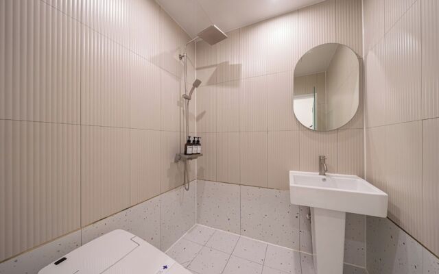 Dk Incheon Airport Hotel