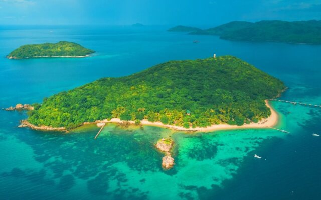 Flower Island Resort