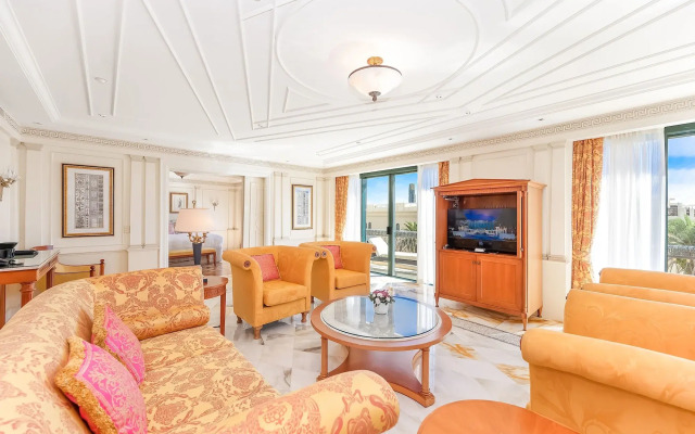 Imperial Hotel Gold Coast