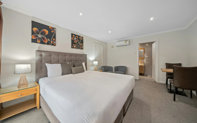 Best Western New Crossing Place Motel