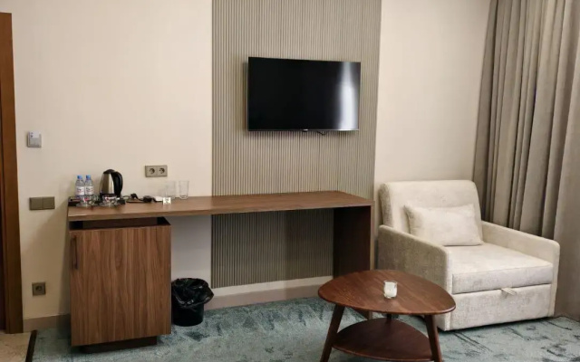 Radamis Hotel (Радамис)