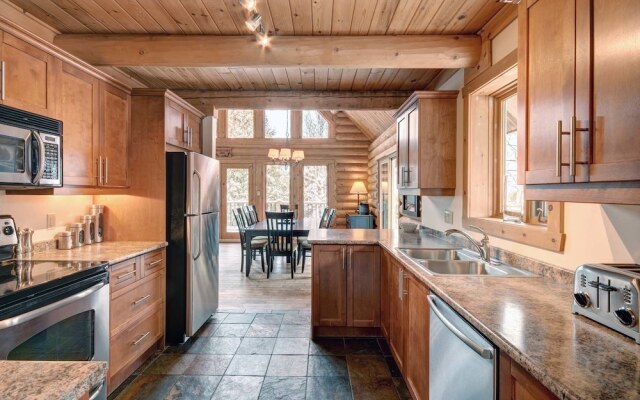 Chalet Navajo