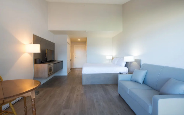 Sand Pebbles Inn