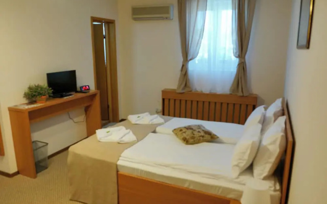 Bucharest Downtown Inn