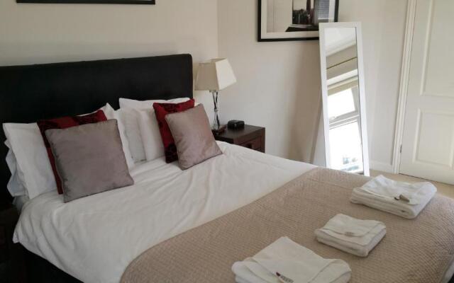 Oxford Apartment
