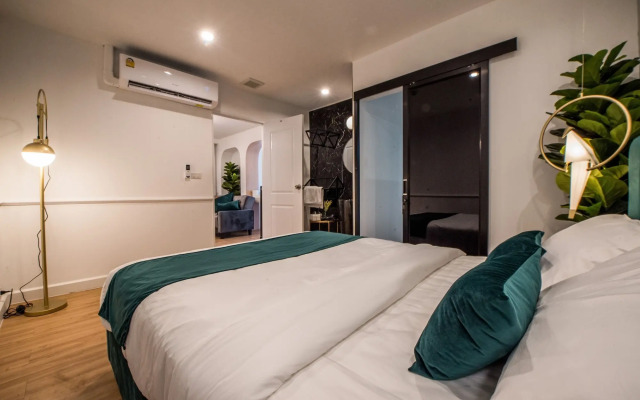 Theme Boutique Hotel