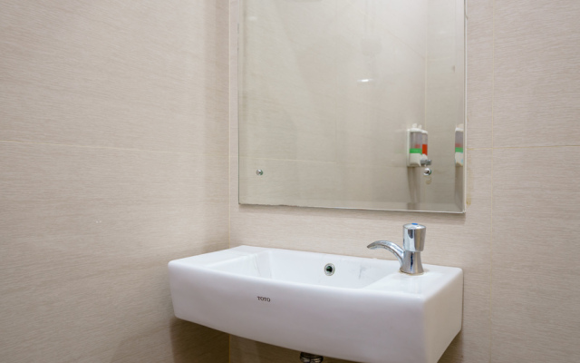 RedDoorz Plus @ Point Phila Cihampelas