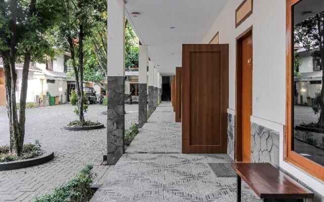 RedDoorz Plus Near Taman Lalu Lintas Bandung