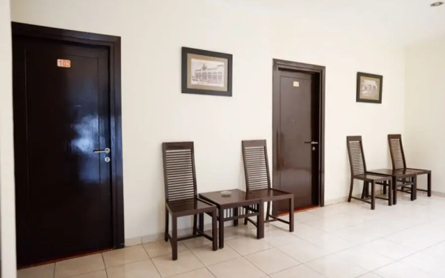 RedDoorz near Wisata Kota Lama Semarang