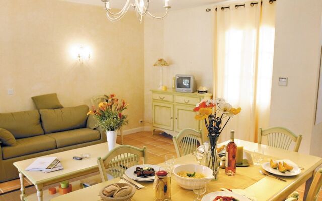 Attractive Holiday Home With two Bathrooms and a Jacuzzi