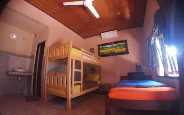 Amel Homestay - Hostel