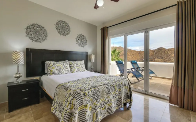 Chic Cabo Condo - Walk to Marina & Downtown!