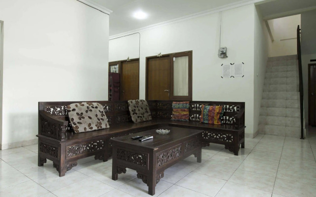 RedDoorz near Pulogadung