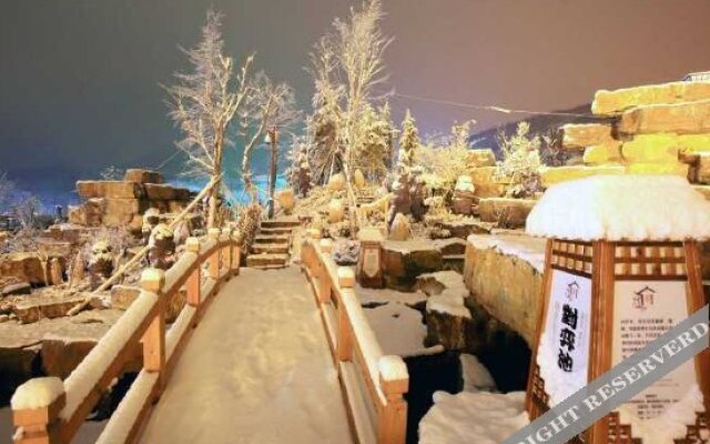 Xiantanshan Hot Spring Town