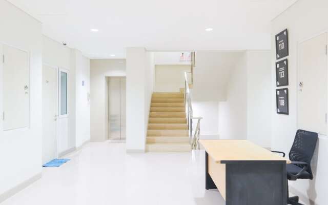 OYO Life 1830 Mandala Residence