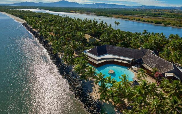 DoubleTree Resort by Hilton Hotel Fiji - Sonaisali Island