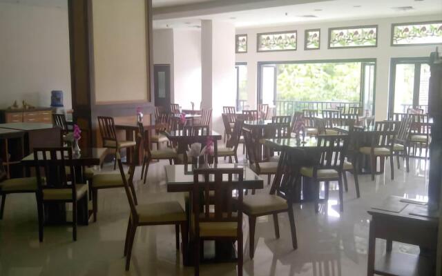Grand Orchid Hotel