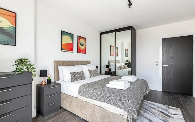 Luxurious West London Apartment