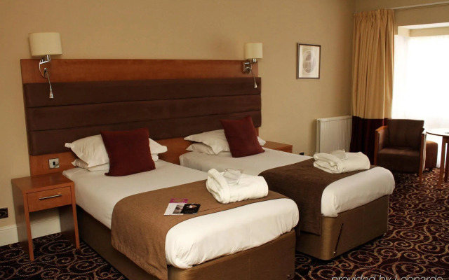 Legacy Rose and Crown Hotel