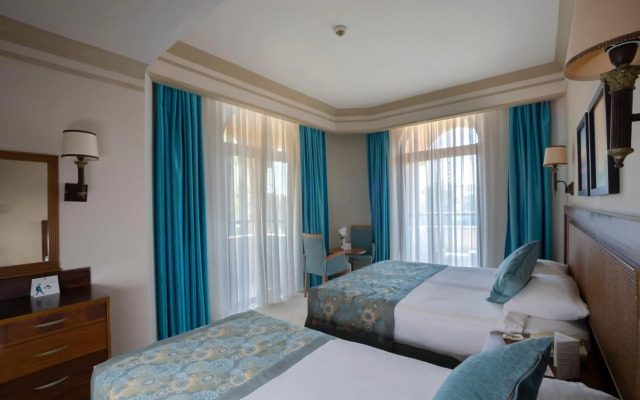 Villa Side Hotel