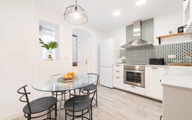 3 Bd Apartment Perfect Location in Plaza de Chueca