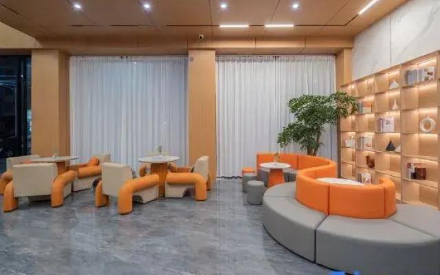 Ruilaikesi Hotel (Dali Station Erhai Park Branch)