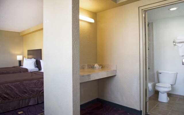 Consulate Hotel Airport/Sea World San Diego Area