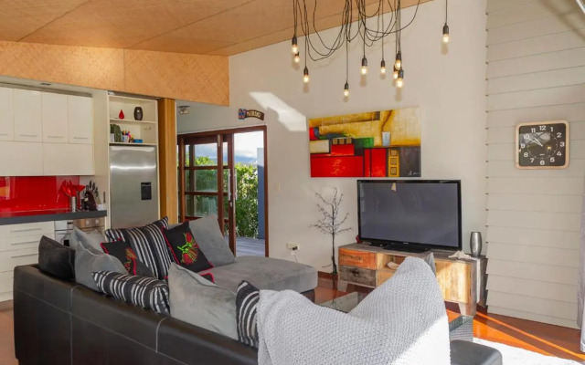 Modpod on The Tee - Matarangi Holiday Home