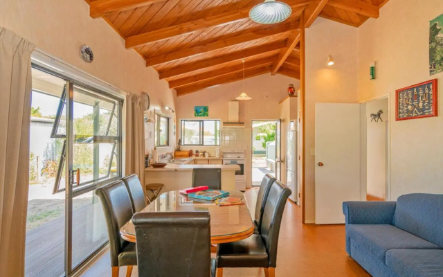 Oyster Bliss - Cooks Beach Holiday Home