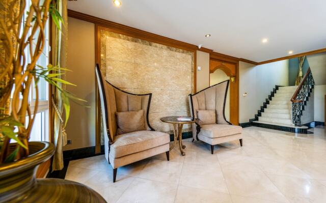 Luxury 6 Bed Mansion - CAS