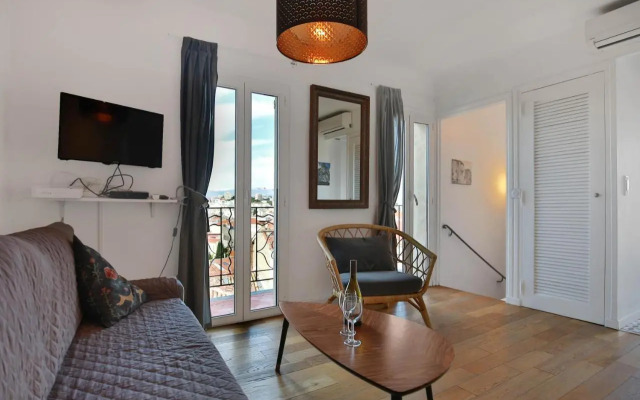 Newly Renovated Apt/2 Terraces/Sea+Mountain Views