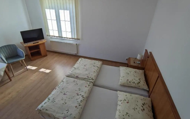 Pokoje Gościnne - Leśna 8