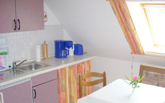 Beautiful Apartment in Wischuer with Fenced Garden