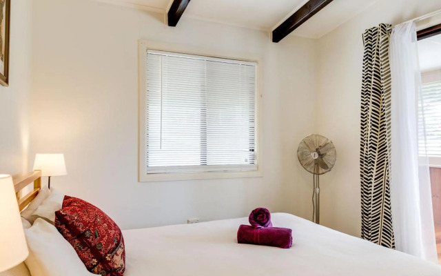 Shanti at Hyams Beach 4pm Check Out Sundays