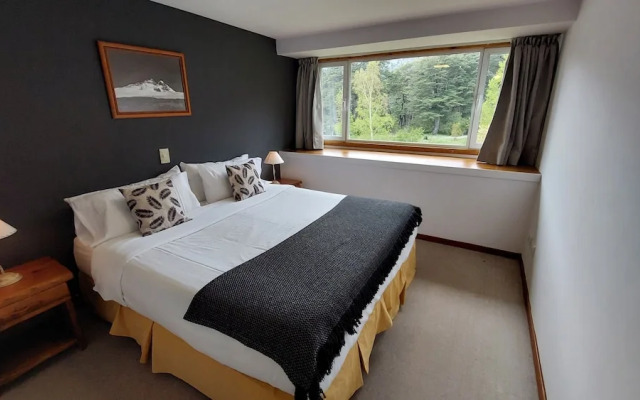 Mascardi Park Lodge & Hotel