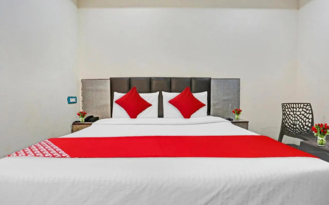 OYO Flagship 70297 Royal Palace Guest House